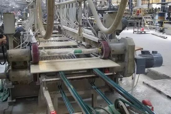 陶瓷廠異味大、被投訴，潔匠現(xiàn)場抽取廢氣做檢測、研制有效除臭劑！